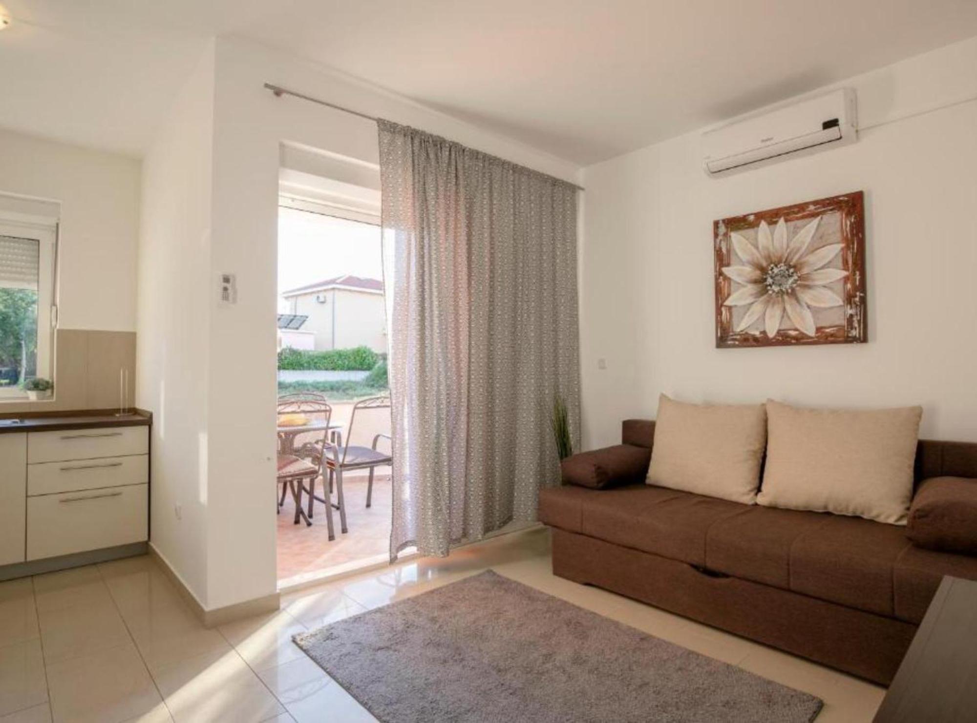 M & B Apartmán Bibinje