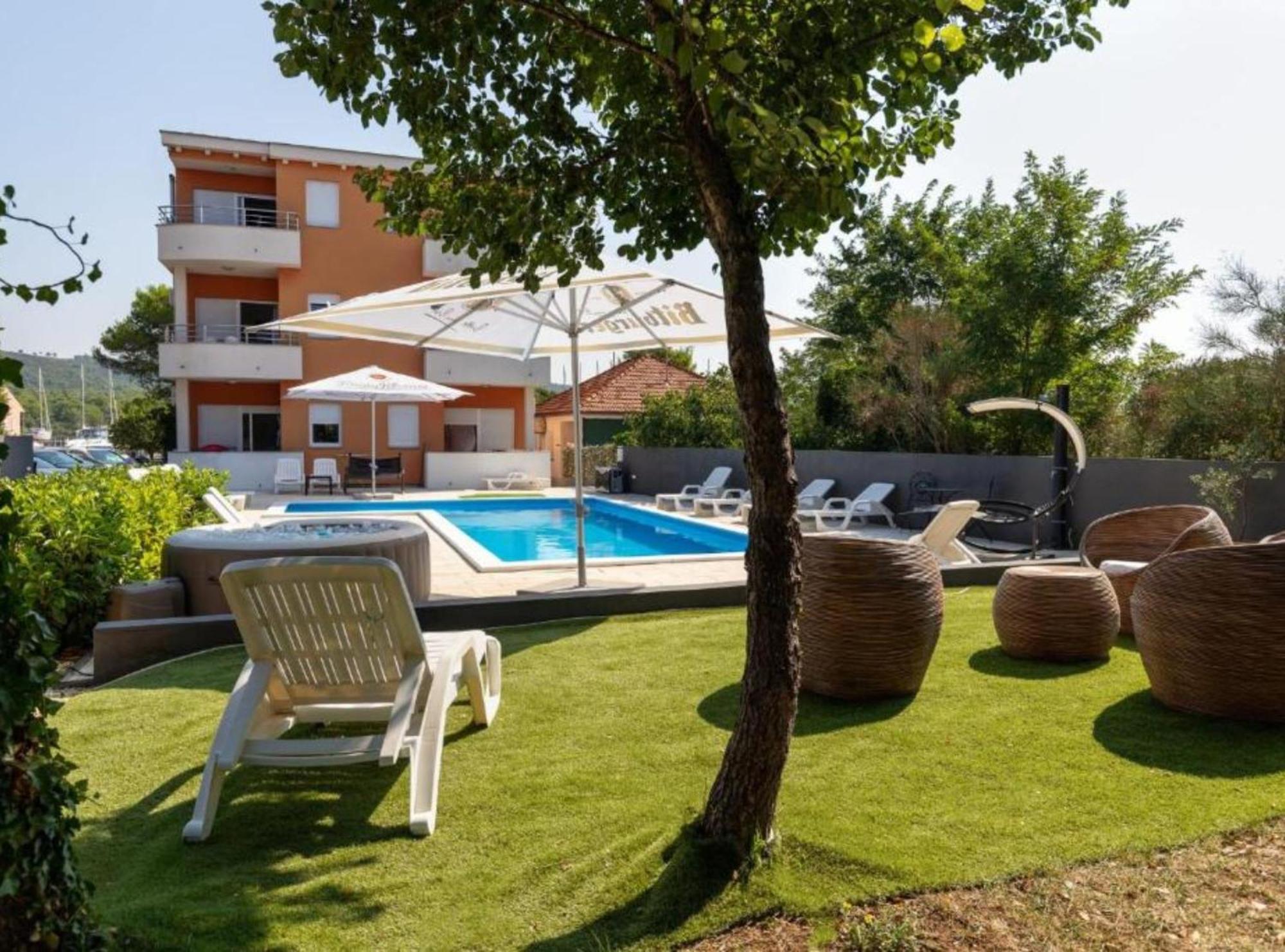 M & B Bibinje