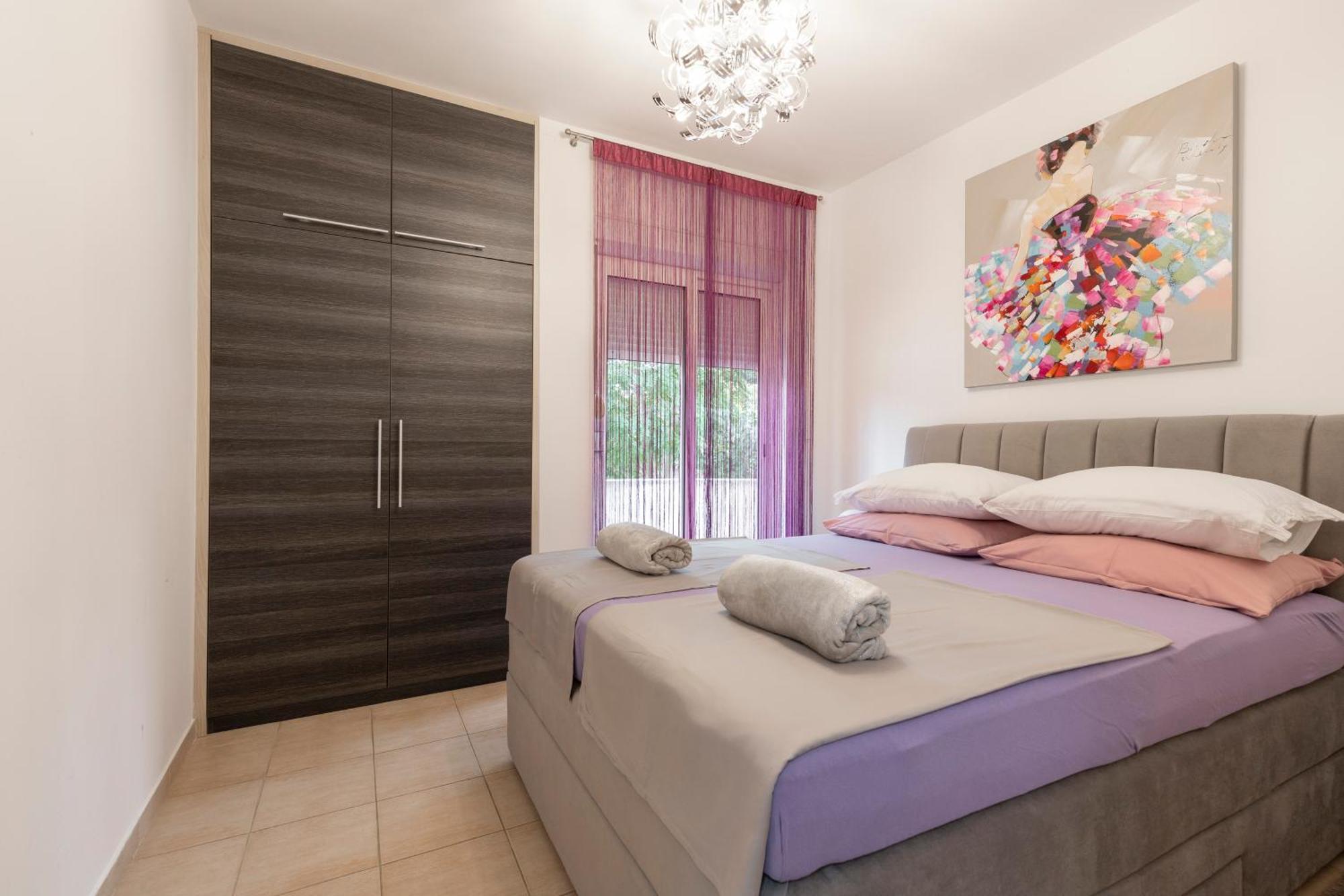M & B Apartment